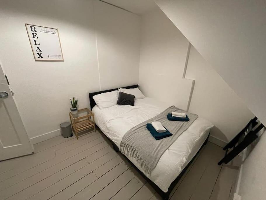 Spacious 2 Bedroom On Tower Bridge London Exterior foto