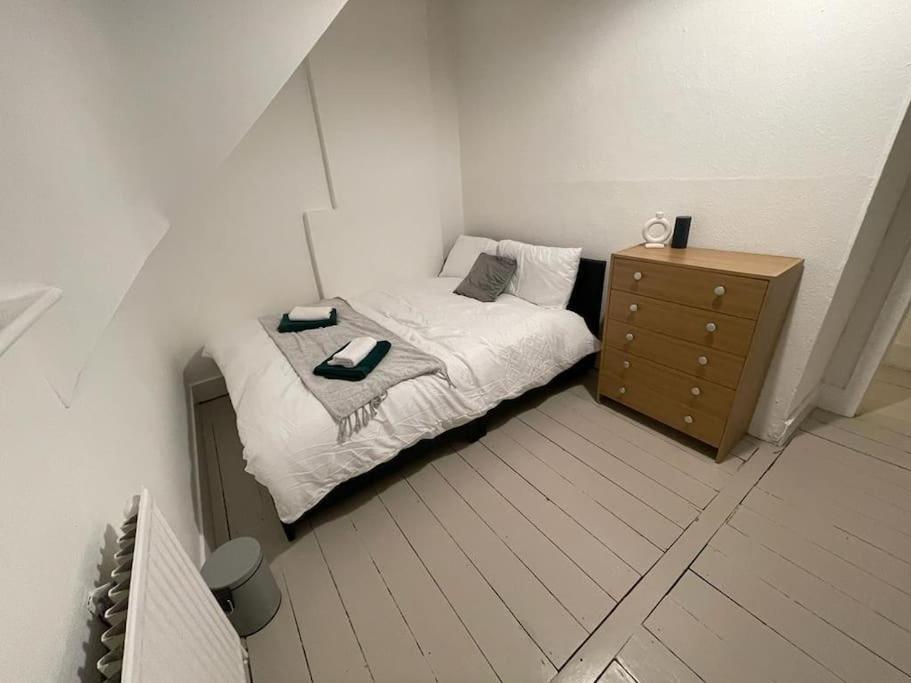Spacious 2 Bedroom On Tower Bridge London Exterior foto