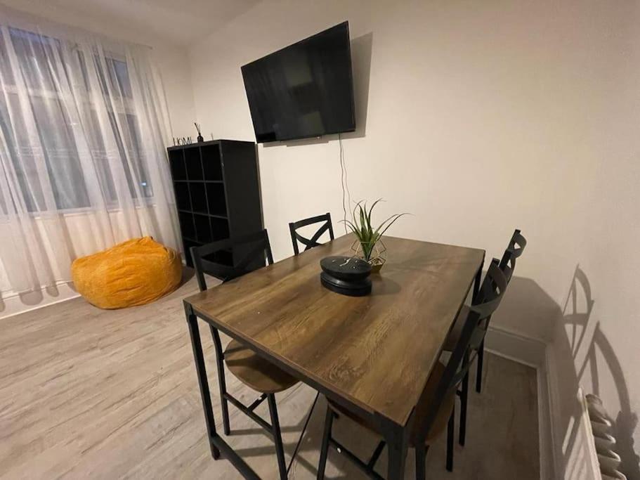 Spacious 2 Bedroom On Tower Bridge London Exterior foto
